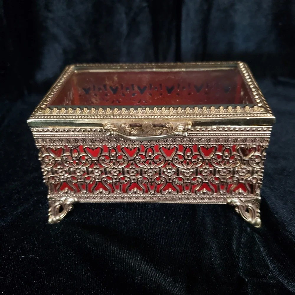 VTG‎ Ornate Gold Tone Brass Filigree Jewelry Trinket Box Glass Hinged Lid Japan